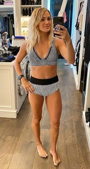 Carrie Underwood Shows Off Incredible Body In Sexy Bikini