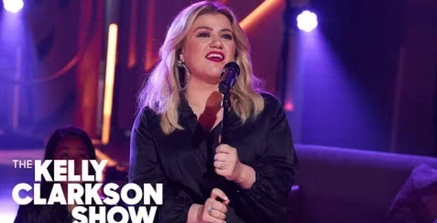 [Credit: The Kelly Clarkson Show/YouTube]