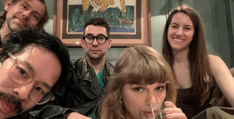 [Credit: Taylor Swift/Instagram]