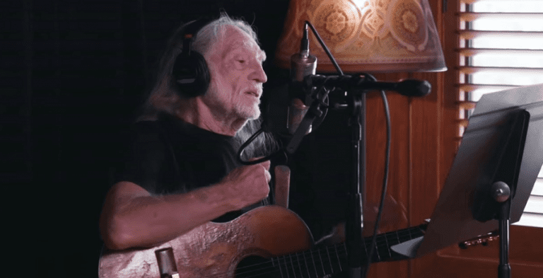 [Credit: Willie Nelson/YouTube]