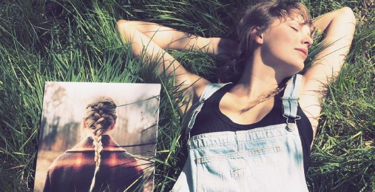 [Credit: Taylor Swift/Instagram]