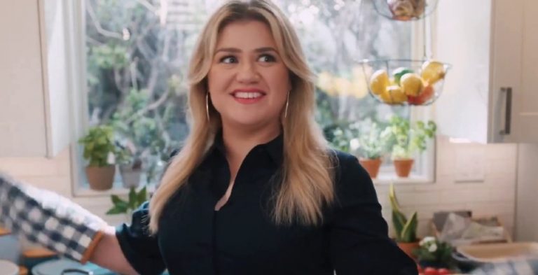 [Credit: Hamelin Music & Marketing/YouTube]