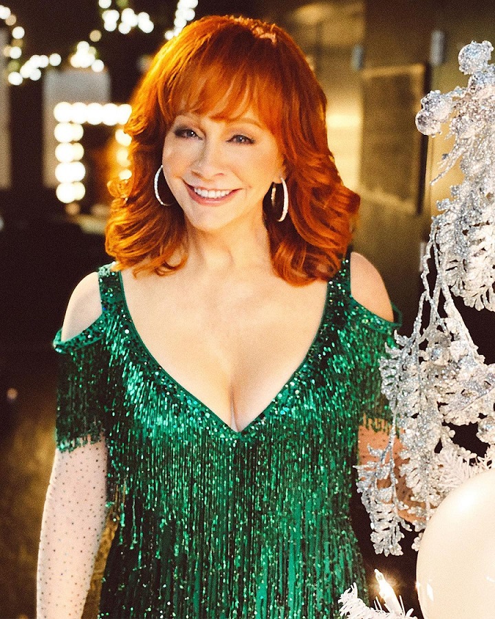 Reba Mcentire Christmas 2021