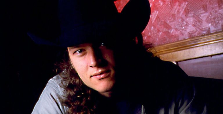 [Credit: Blake Shelton/YouTube]