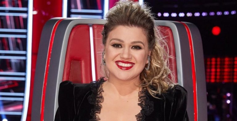 [Credit: Kelly Clarkson/Instagram]