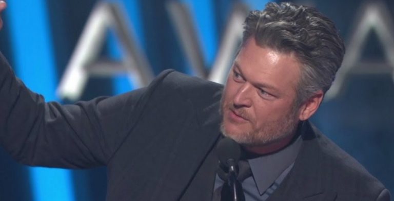 Blake Shelton Wins Big At 2021 People's Choice Awards
