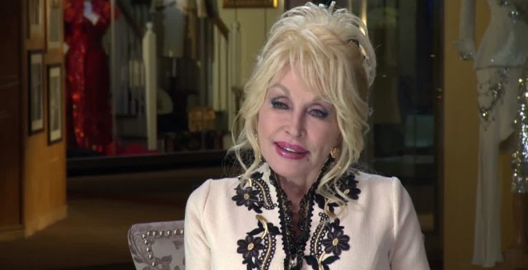 Dolly Parton Challenges Others To Knock Her Down To Stop Her [Screenshot | YouTube]
