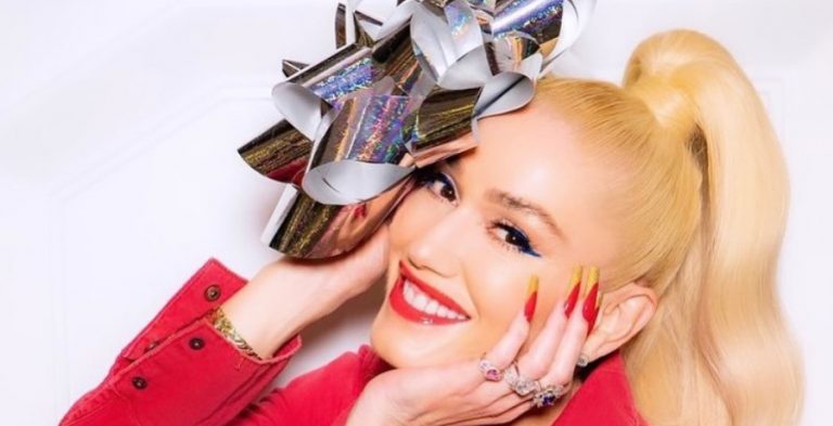 Gwen Stefani Reveals Holiday Madness From LA Home [Credit: Gwen Stefani/Instagram]