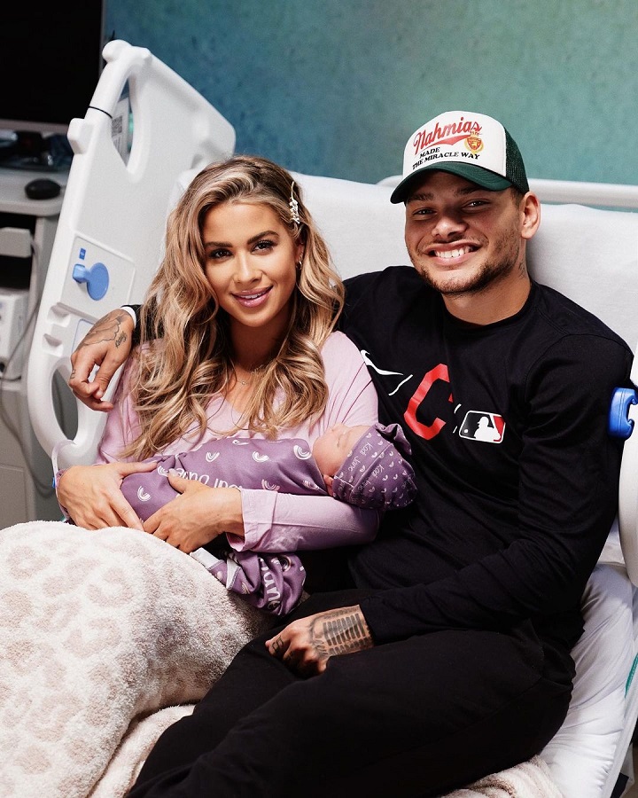 Katelyn And Kane Brown Welcome New Family Member [Credit: Kane Brown/Instagram]