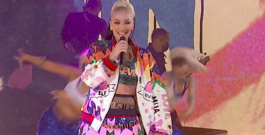 Gwen Stefani Continues Performances Without New Album [Credit: YouTube]
