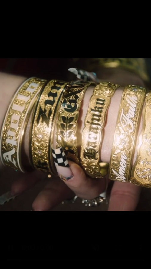 Gwen Stefani is teasing us something new! The singer just posted this  teaser showcasing her famous Hawaiian heirloom bracelet stack. However the  video, By Whoworewhatjewels