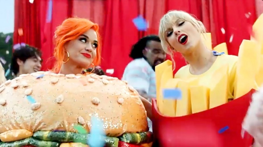 Katy Perry And Taylor Swift In You Need To Calm Down [Credit: YouTube]