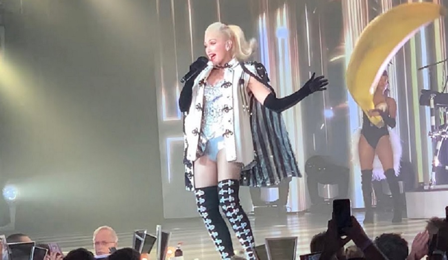 Gwen Stefani Dazzles In New Performance [Credit: YouTube]