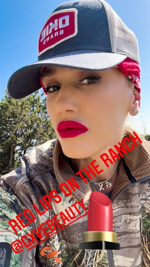 Gwen Stefani's Red Lips On The Ranch [Credit: Gwen Stefani/Instagram Stories]