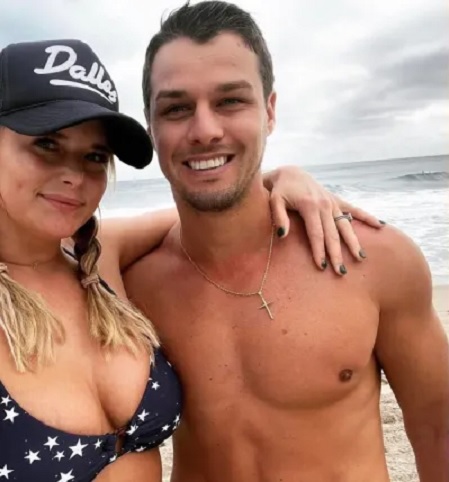 Miranda Lambert & Brendan McLoughlin Beach Date [Credit: Instagram]