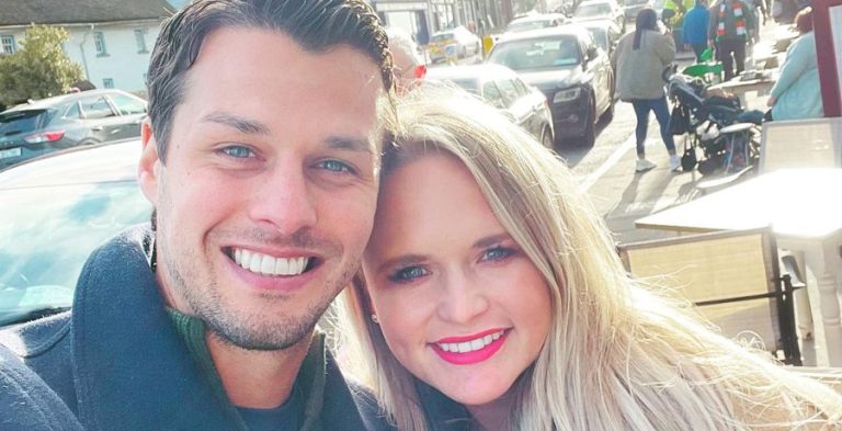 Miranda Lambert Loves Sharing Hubby's Hot Bod With The World [Credit: Miranda Lambert/Instagram]