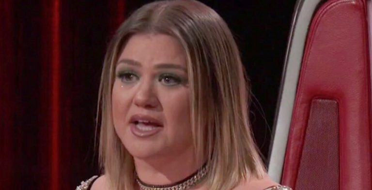 Kelly Clarkson's Ex Brandon Blackstock Accuses Her Of Espionage? [Credit: The Voice/YouTube]