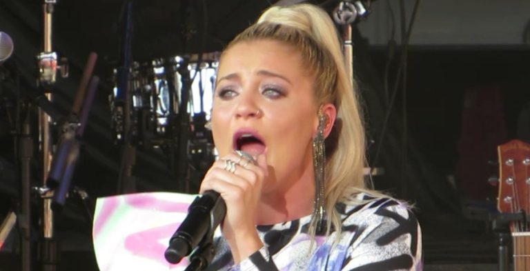 Lauren Alaina Kills It In Skin Tight Bootylicious Black Pants [Credit: YouTube]
