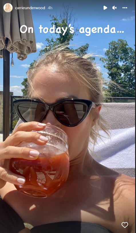 Carrie Underwood Tipsy in Black Bikini Memorial Day