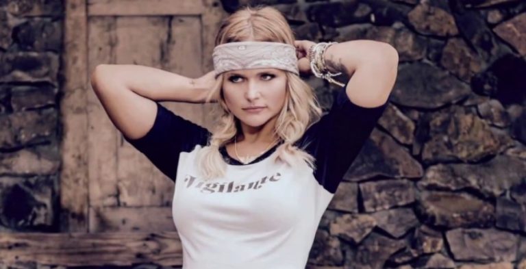 Miranda Lambert Has Fans Saying Take All My Money, Why? [Miranda Lambert | YouTube]