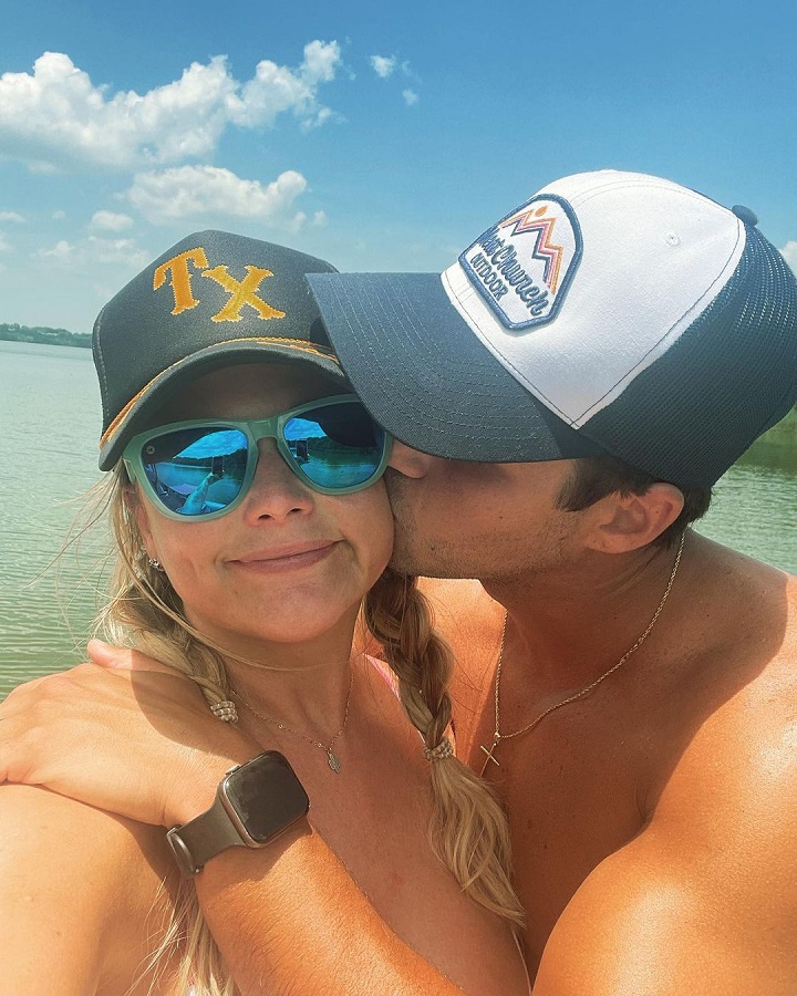 Brendan McLoughlin Kisses Miranda Lambert's Cheek [Credit: Brendan McLoughlin | Instagram]