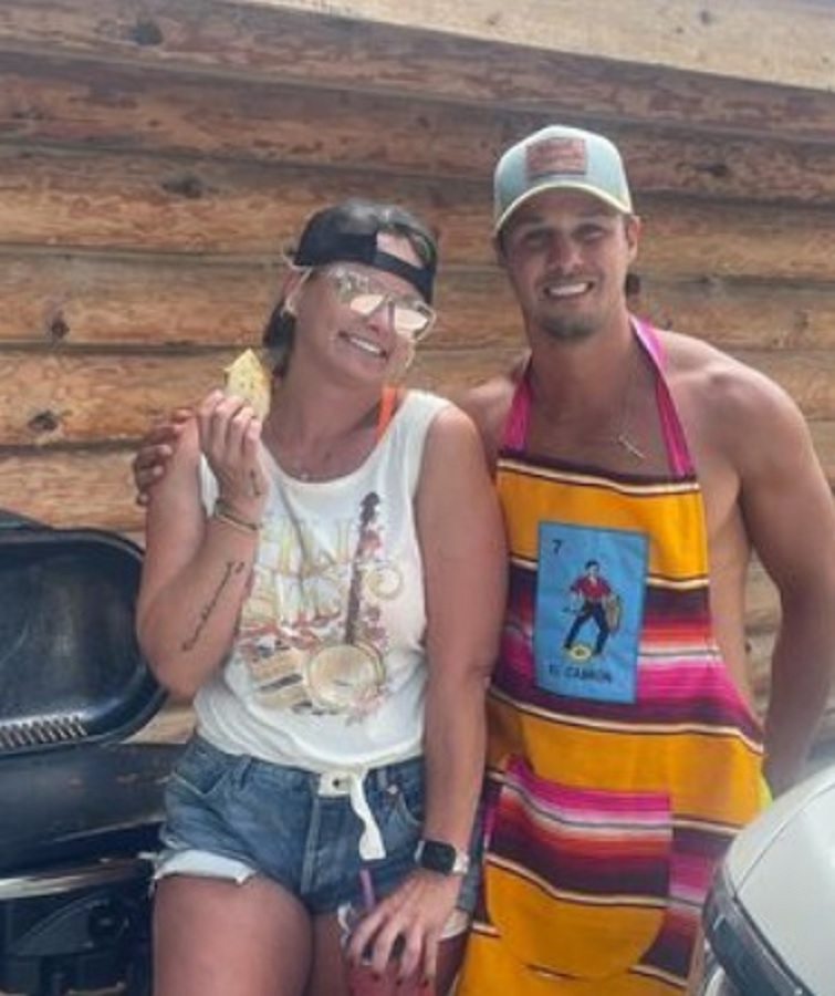 Miranda Lambert's Husband Wears Apron [Miranda Lambert | Instagram]