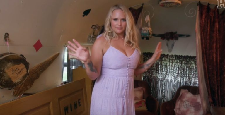 Miranda Lambert Plays Hard, Takes On Moab Off-Road [People Entertainment | YouTube]