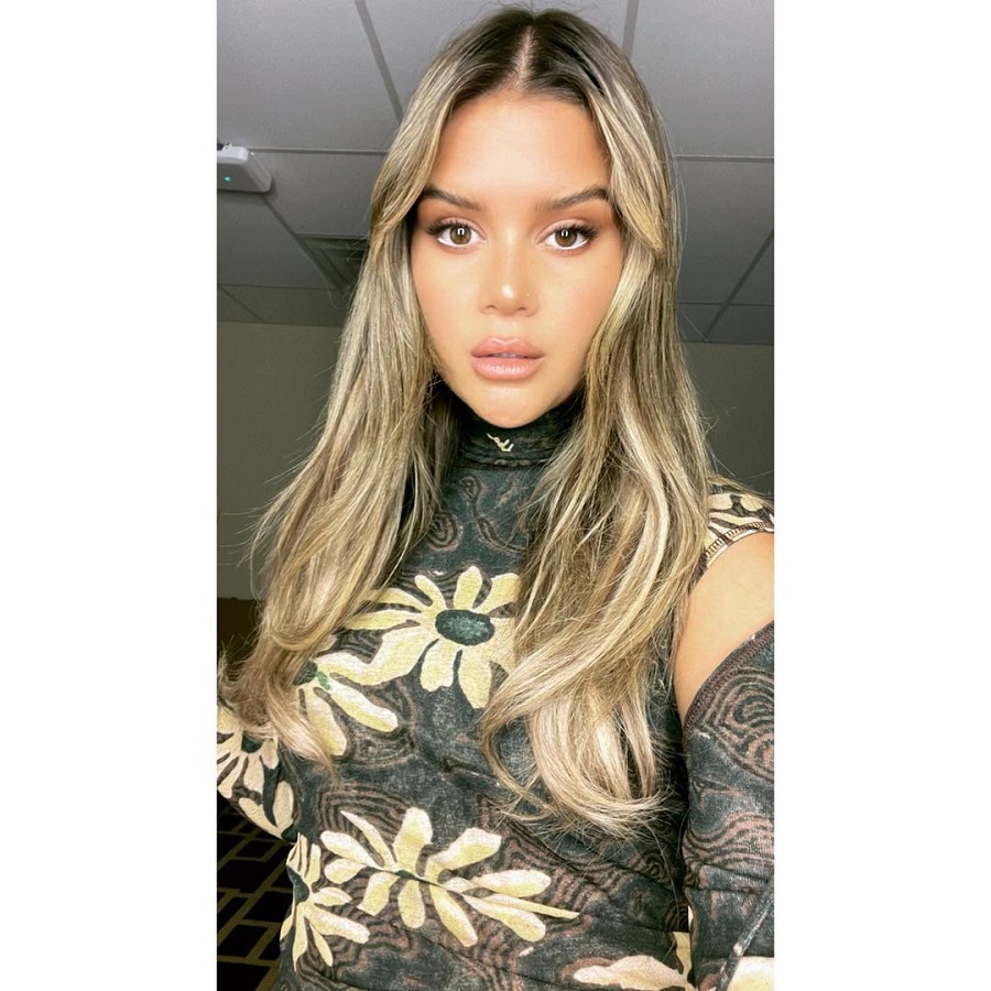 Maren Morris Tour Selfie [Maren Morris | Instagram]