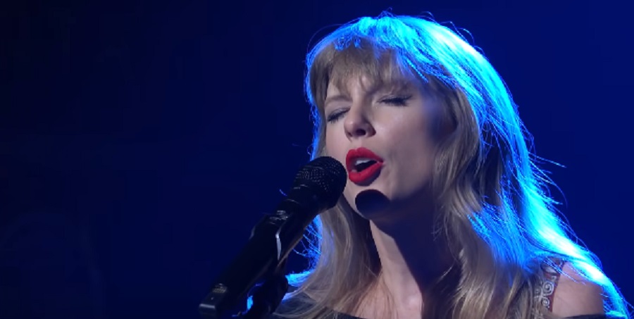 Taylor Swift's SNL Performance [SNL | YouTube]