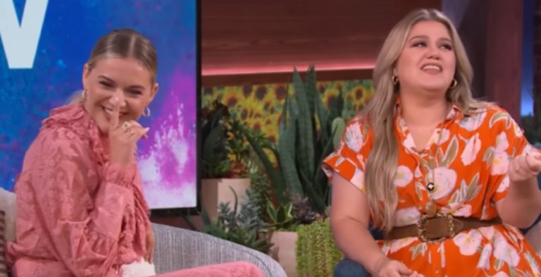 Kelsea Ballerini & Kelly Clarkson Laugh [The Kelly Clarkson Show | YouTube]