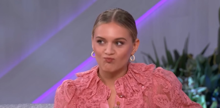 Kelsea Ballerini Makes Funny Face [The Kelly Clarkson Show | YouTube]