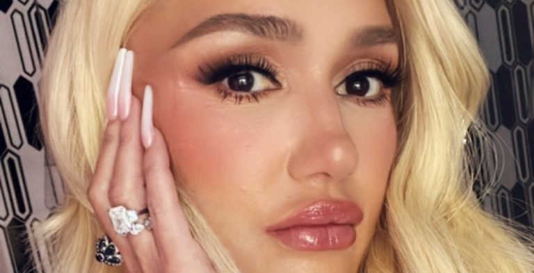 Gwen Stefani Pouts In Glamorous Selfie [Gwen Stefani | Twitter]