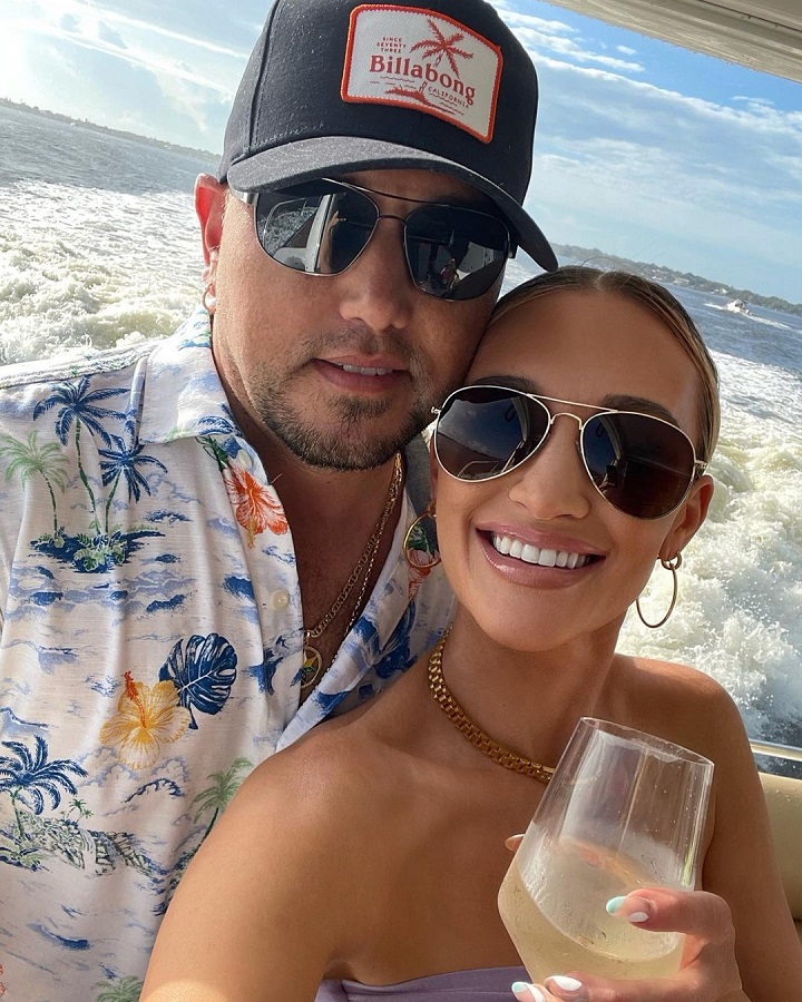 Jason & Brittany Aldean On Vacation [Brittany Aldean | Instagram]