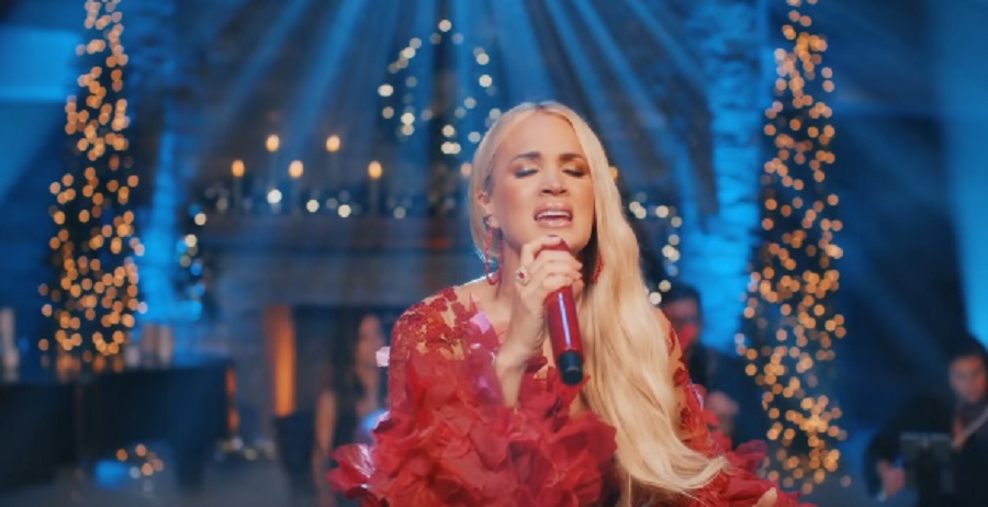 Carrie Underwood Sings Christmas Music [Carrie Underwood | YouTube]