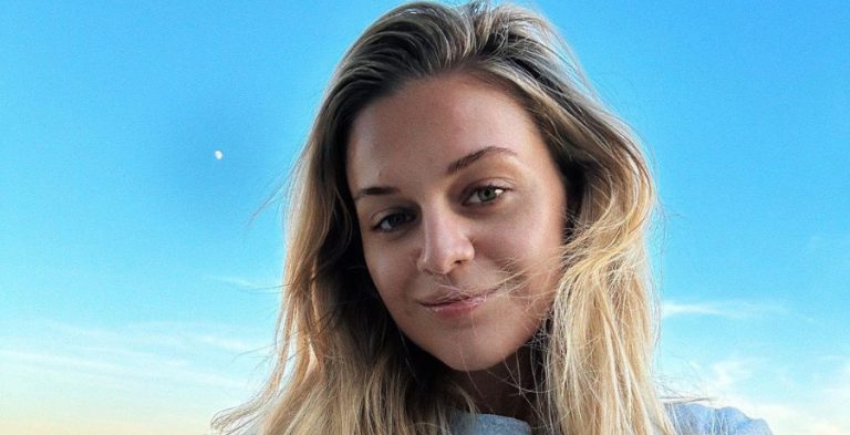 Kelsea Ballerini Daytime Selfie [Kelsea Ballerini | Instagram]