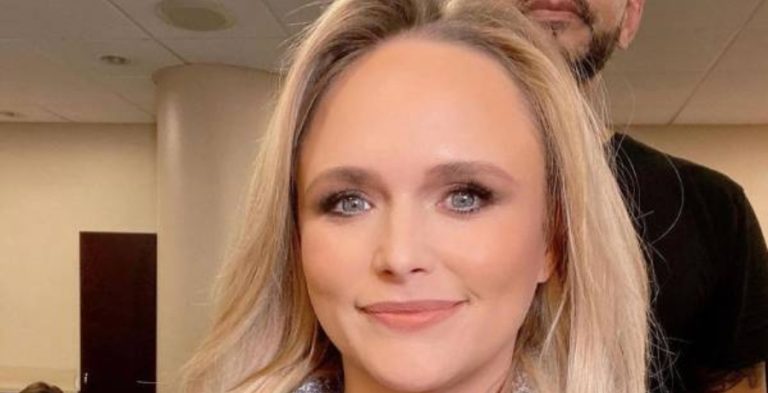 Miranda Lambert Glows In Stylist Chair [Miranda Lambert | Instagram]