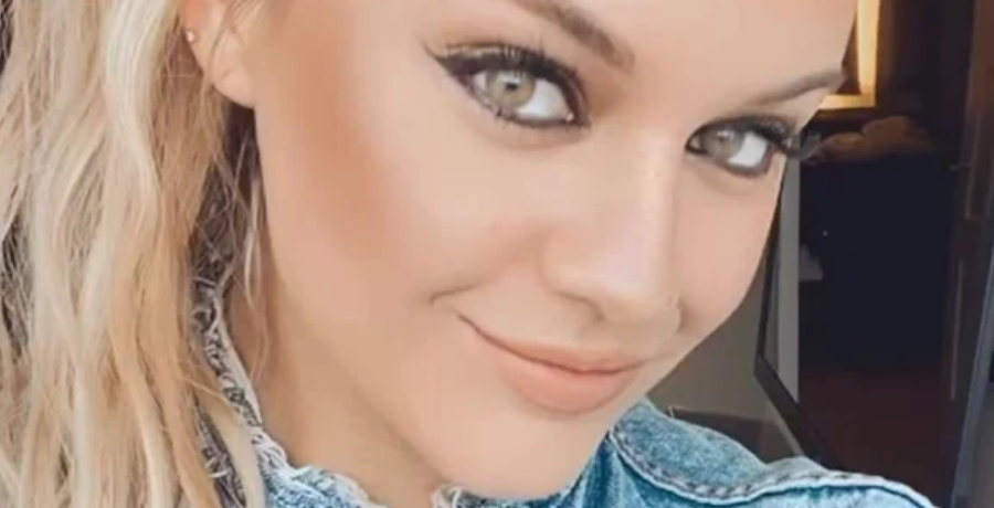 Kelsea Ballerini Wears High Ponytail & Denim [Source: Kelsea Ballerini - Instagram]