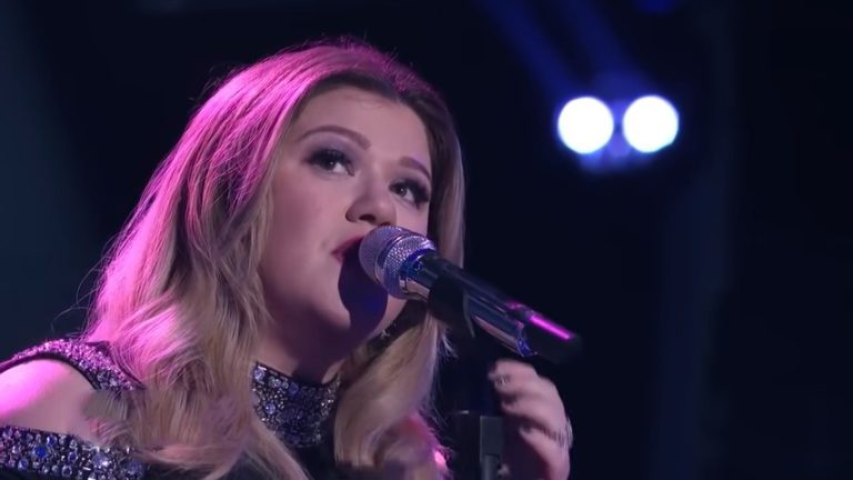 Kelly Clarkson / YouTube