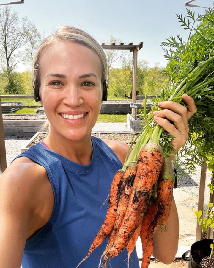 Carrie Underwood Works In Her Garden [Source: Carrie Underwood - Instagram]