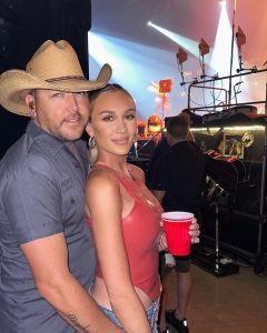 Jason Aldean and Brittany Aldean on Instagram 