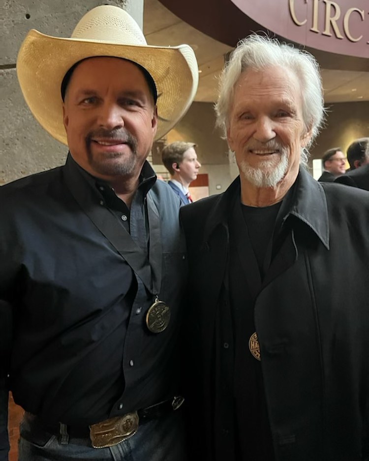 Garth Brooks and Kris Kristofferson/Credit Kris Kristofferson Instagram