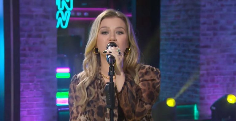 Kelly Clarkson/Credit: Kelly Clarkson Show YouTube