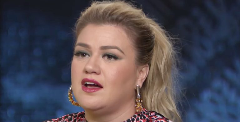 Kelly Clarkson/Credit: Entertainment Tonight YouTube