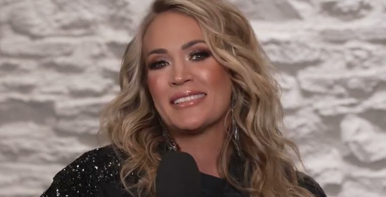 Fans Compare Carrie Underwood’s Outfit To ‘Hefty Bag’