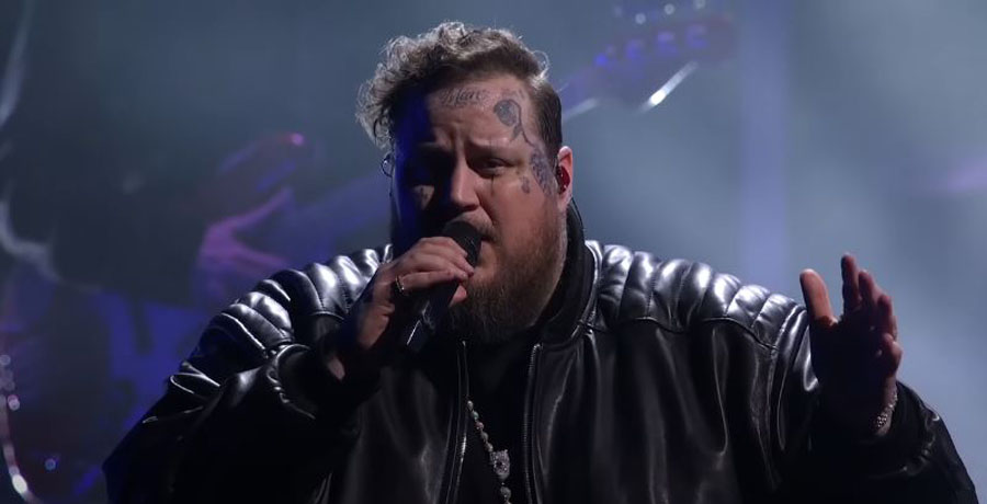 Jelly Roll singing at the CMA Awards / YouTube