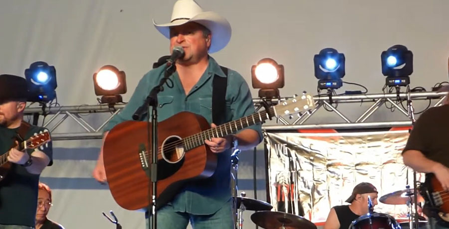 Mark Chesnutt / YouTube