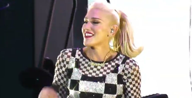 ‘The Voice’ Gwen Stefani Flaunts Sexy Fishnets & Tie