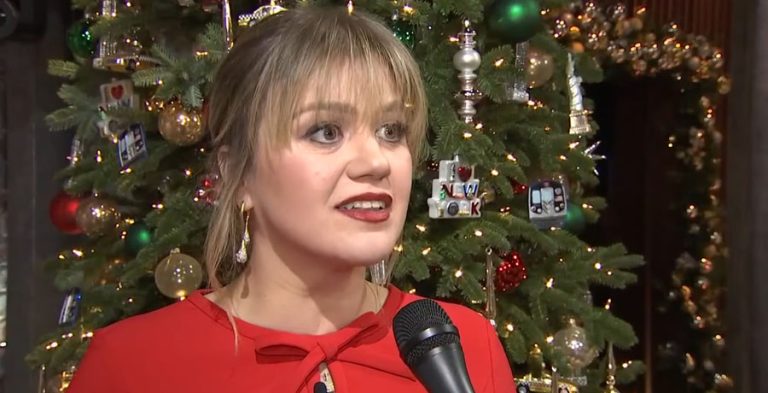 Kelly Clarkson / YouTube